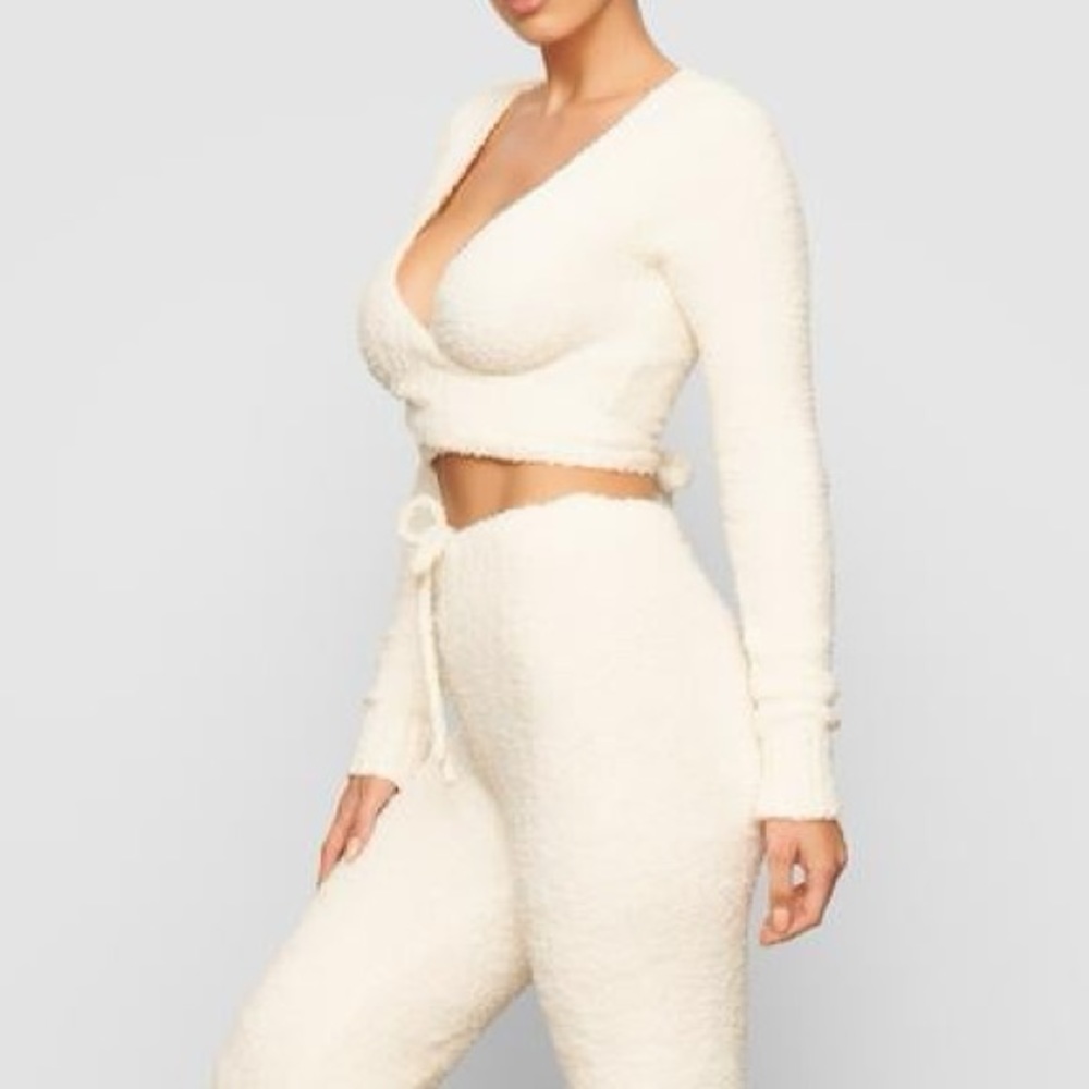 Skims cozy set